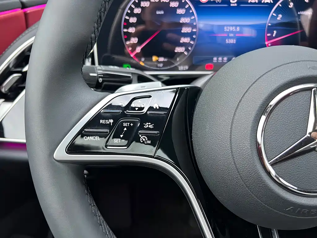 Mercedes-Benz E-Class 2025 — фото 30