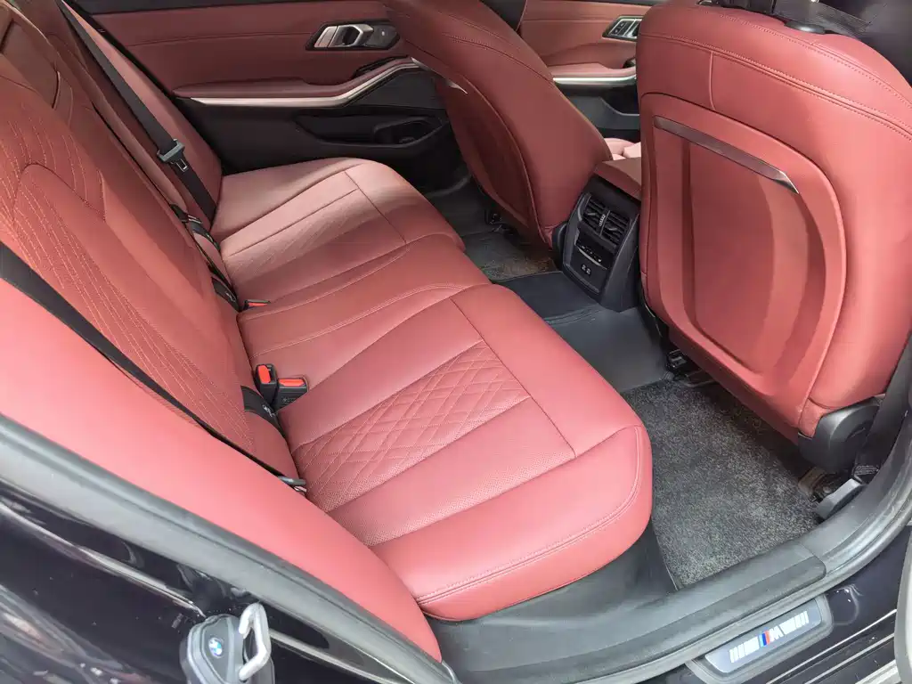 BMW 3 Series 2025 — фото 12