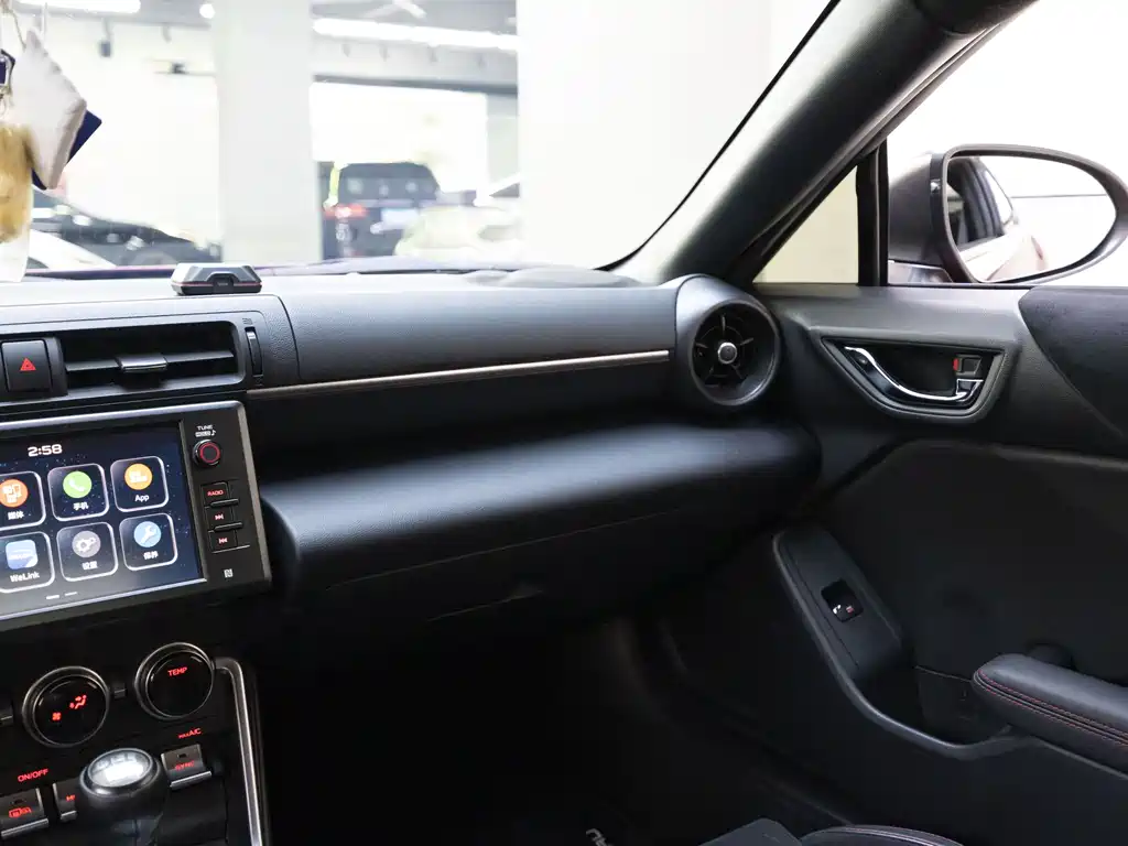 Subaru BRZ 2023 — фото 10