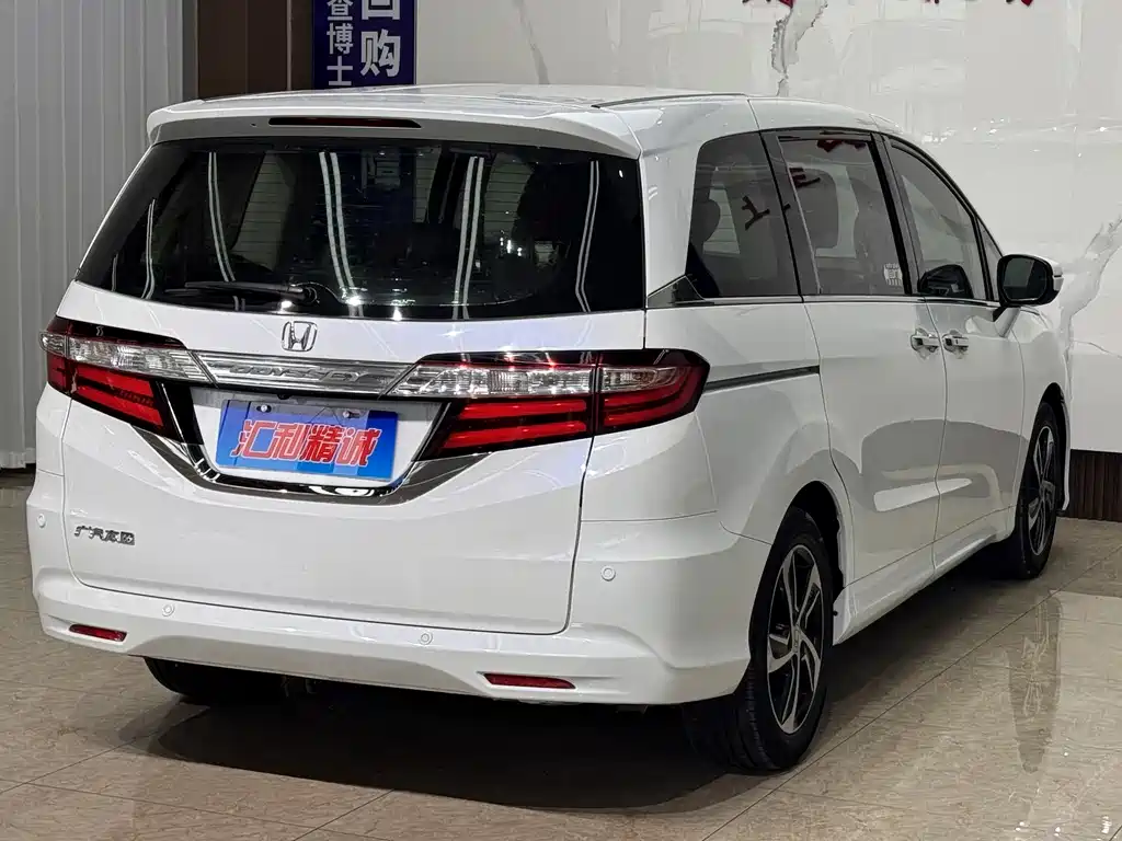 Honda Odyssey 2017 — фото 6
