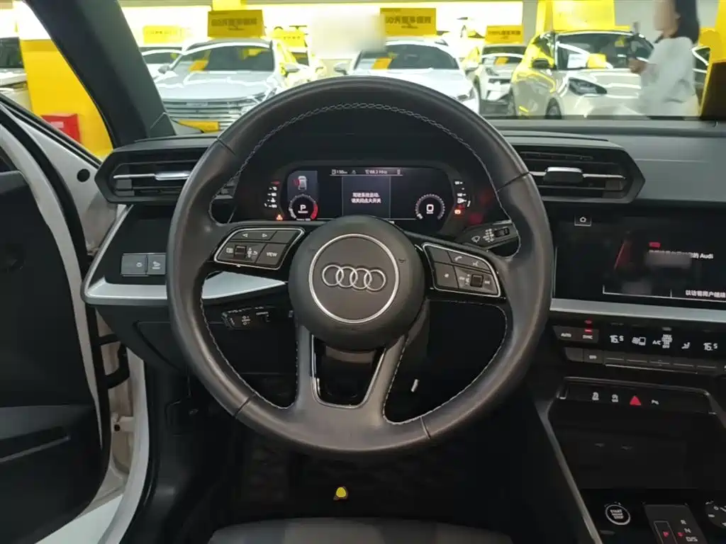 Audi A3 2023 — фото 11