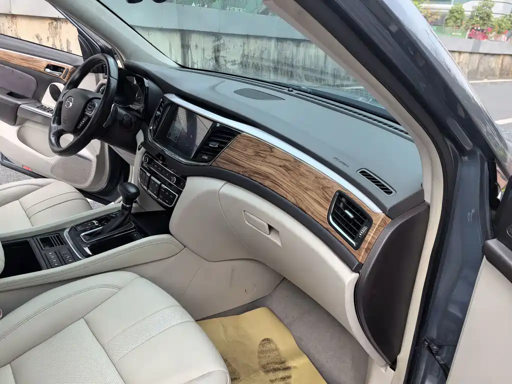 GAC Motor Trumpchi GS8 2016 — фото 23