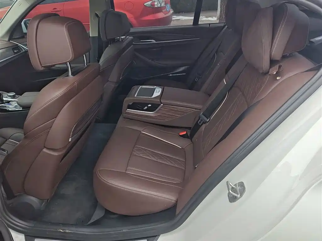 BMW 5 Series 2023 — фото 13