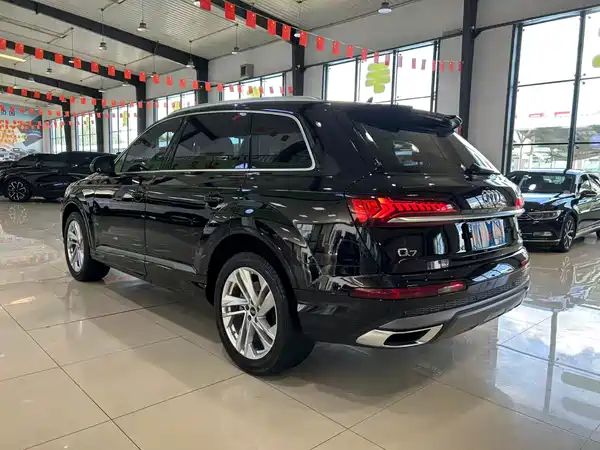 Audi Q7 2021