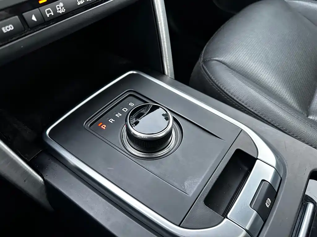 Land Rover Discovery Sport 2018 — фото 10