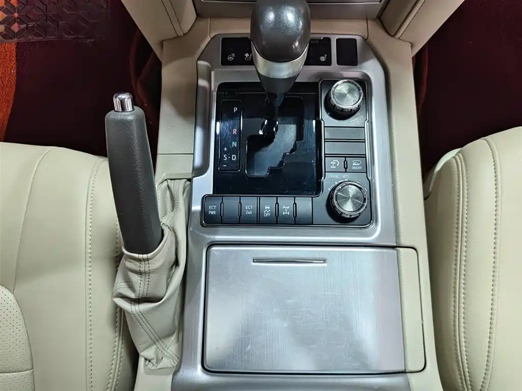 Toyota Land Cruiser 2019 — фото 9