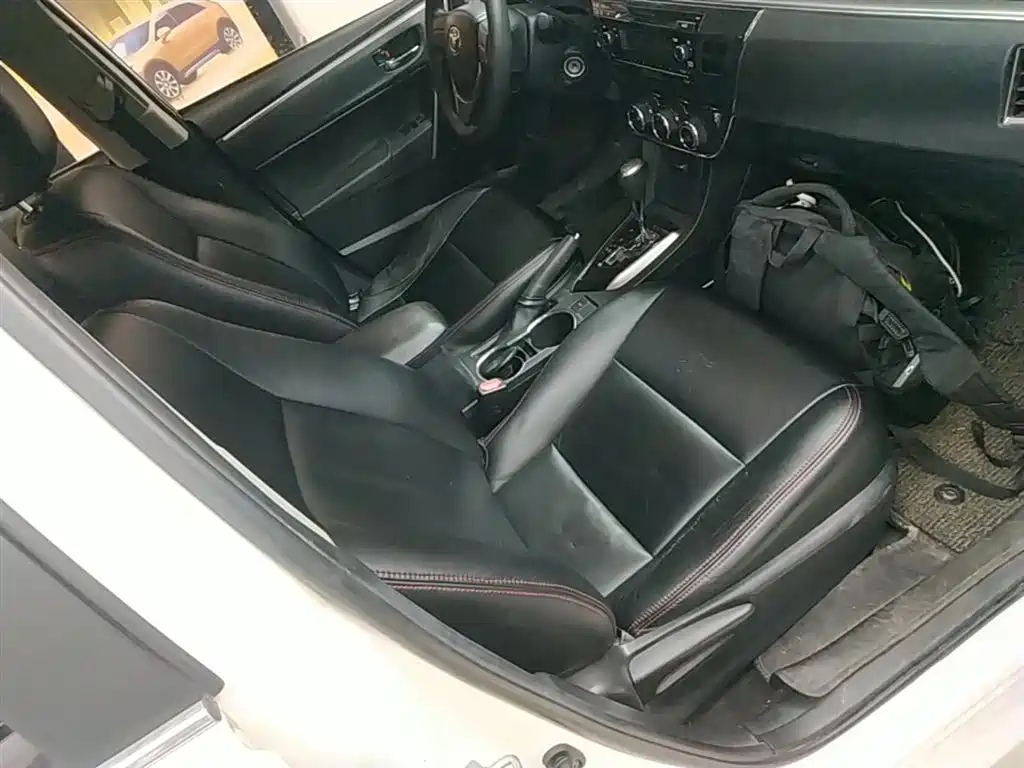 Toyota Corolla 2015 — фото 25