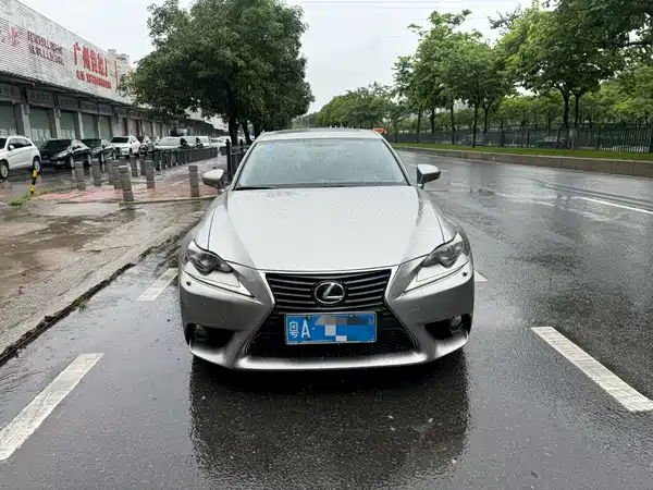 Lexus IS 2013