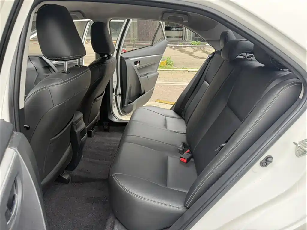 Toyota Corolla 2018 — фото 13