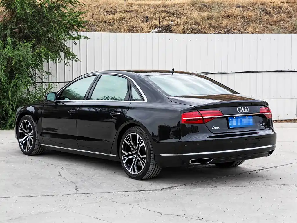 Audi A8 2015 — фото 6