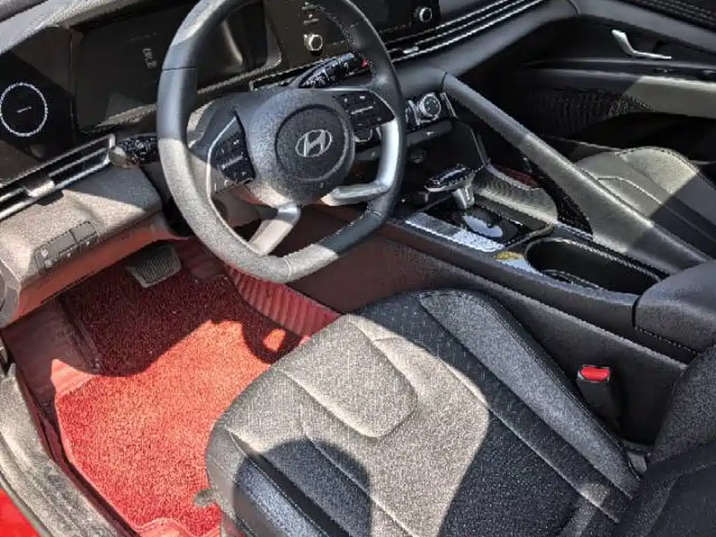 Hyundai Elantra 2024