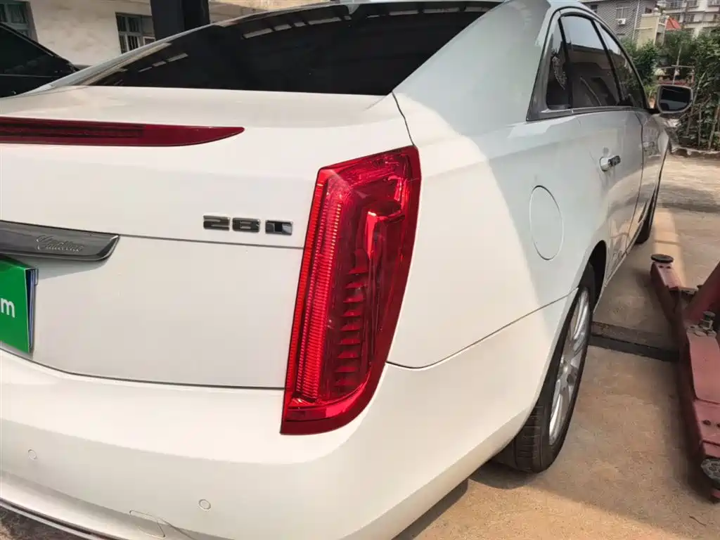 Cadillac XTS 2016 — фото 8