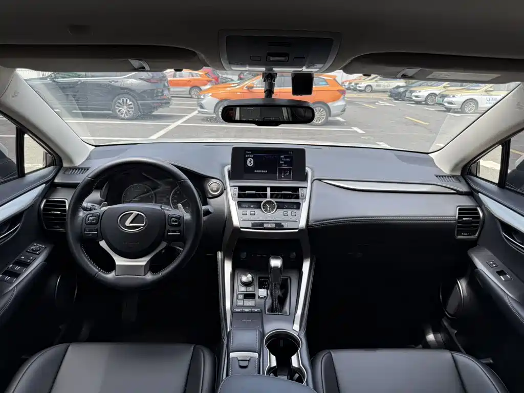 Lexus NX 2019