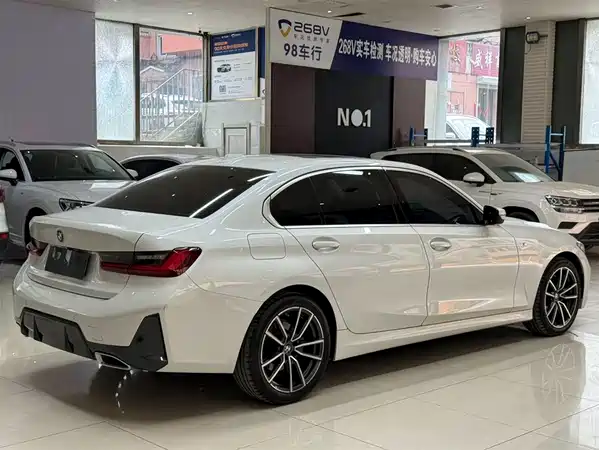 BMW 3 Series 2023