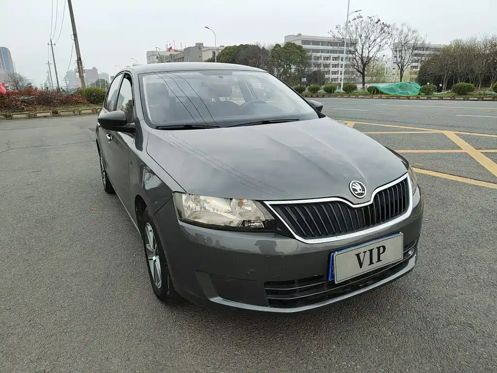Skoda Rapid 2014 — фото 3