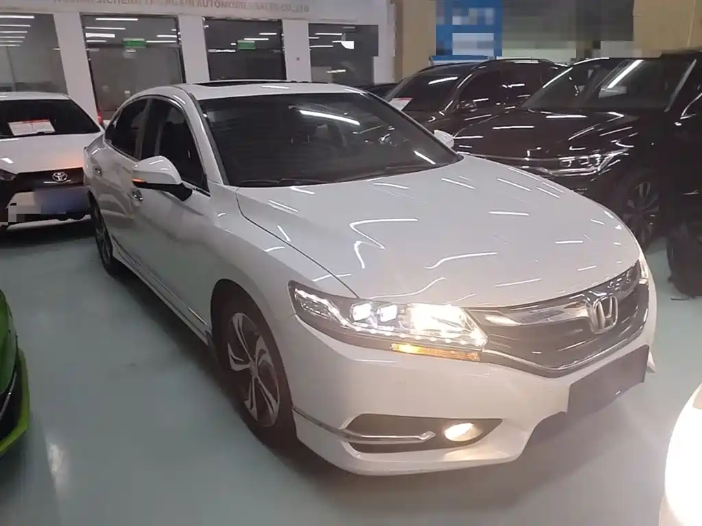 Honda Spirior 2016 — фото 4