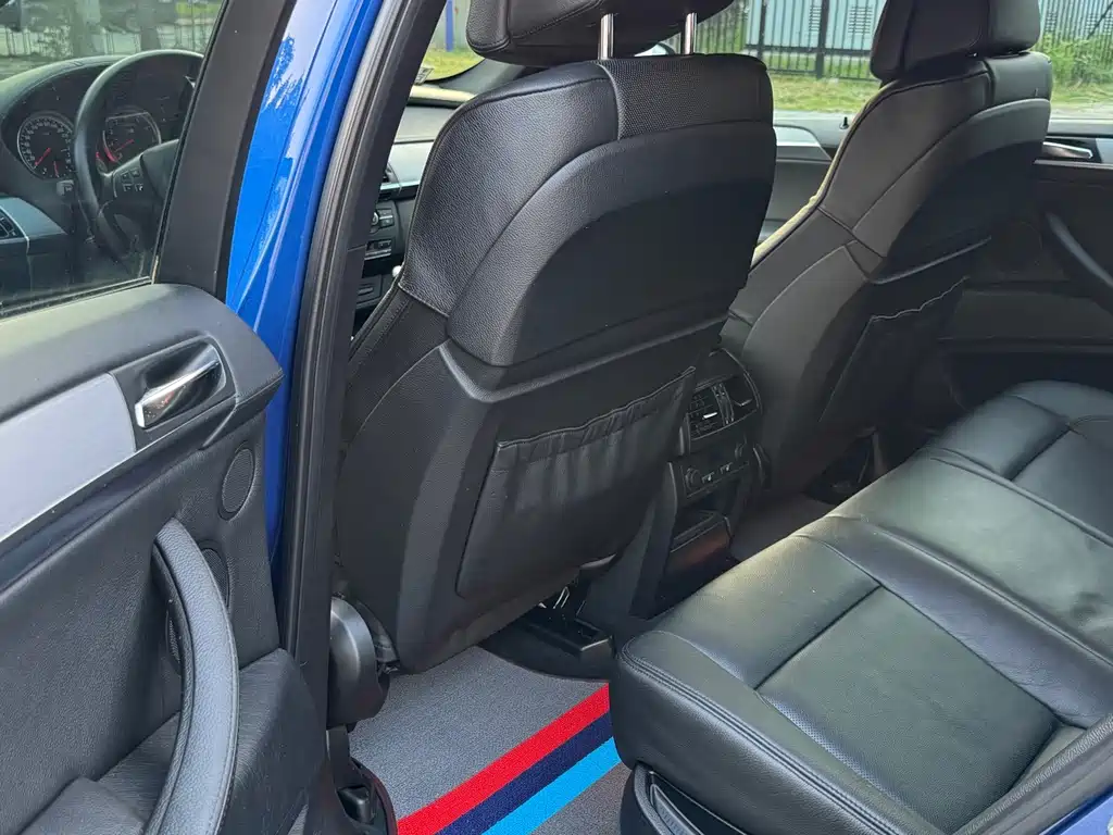 BMW X6 M 2015 — фото 13