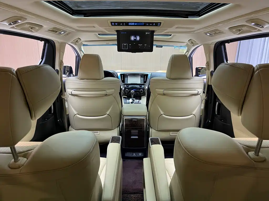 Toyota Alphard 2018 — фото 11