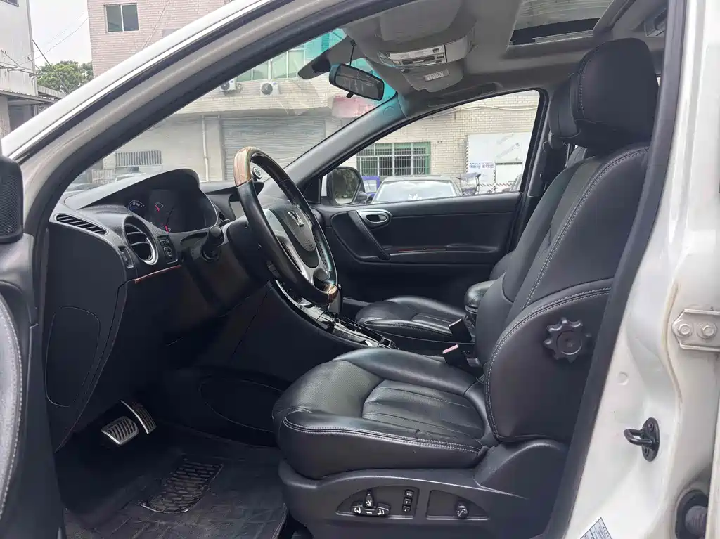Luxgen Da7 SUV 2015 — фото 5