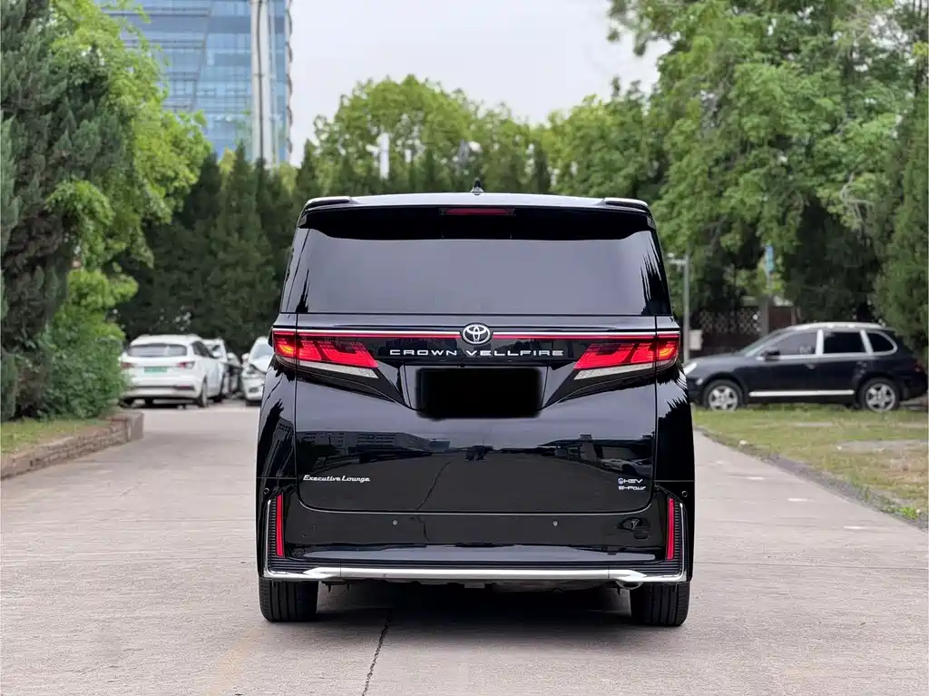 Toyota Vellfire 2023 — фото 5