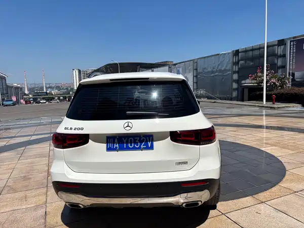 Mercedes-Benz GLB 2021