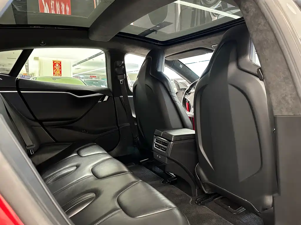 Tesla Model S 2017 — фото 14