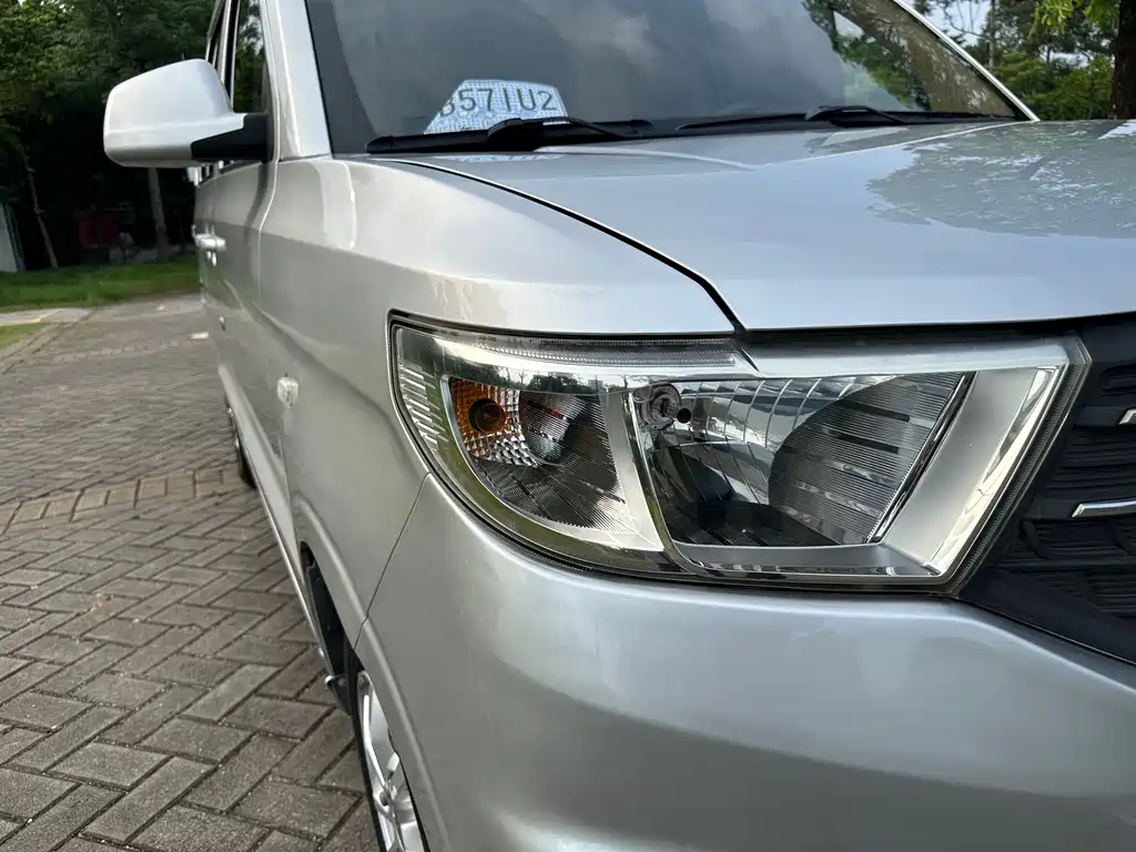 Wuling Hongguang V 2019 — фото 8