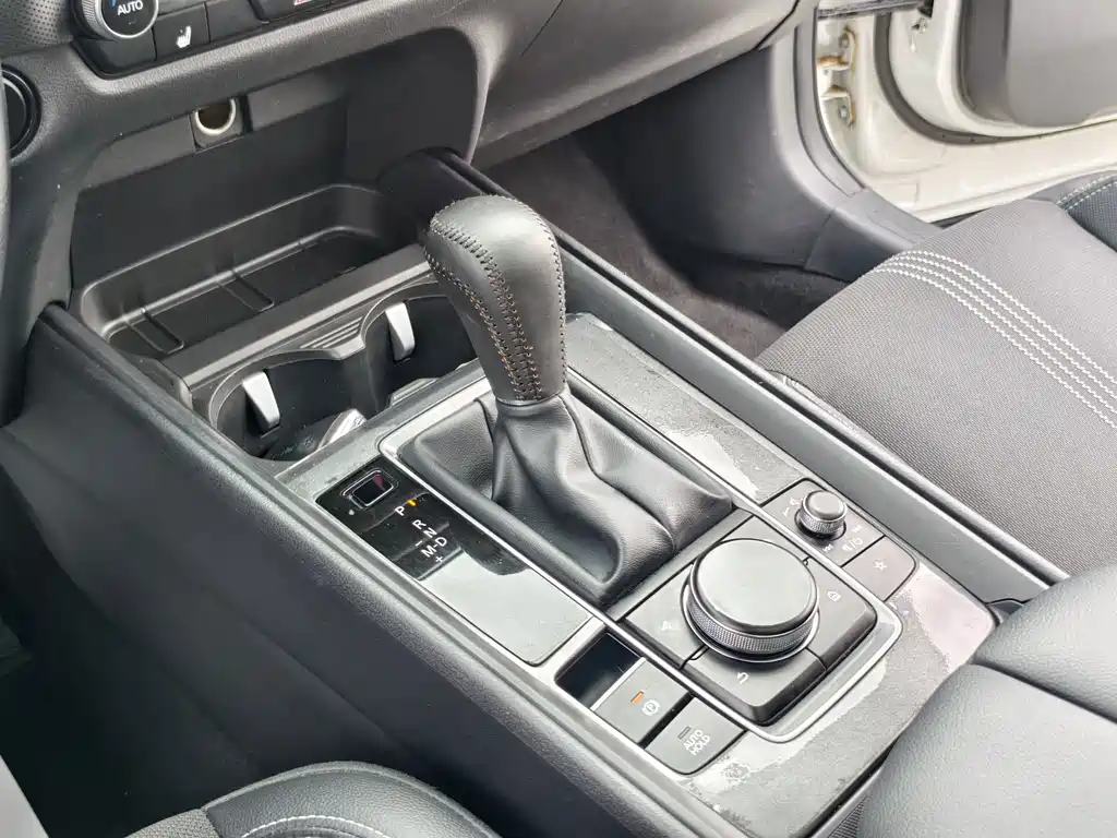 Mazda CX-50 2023 — фото 15