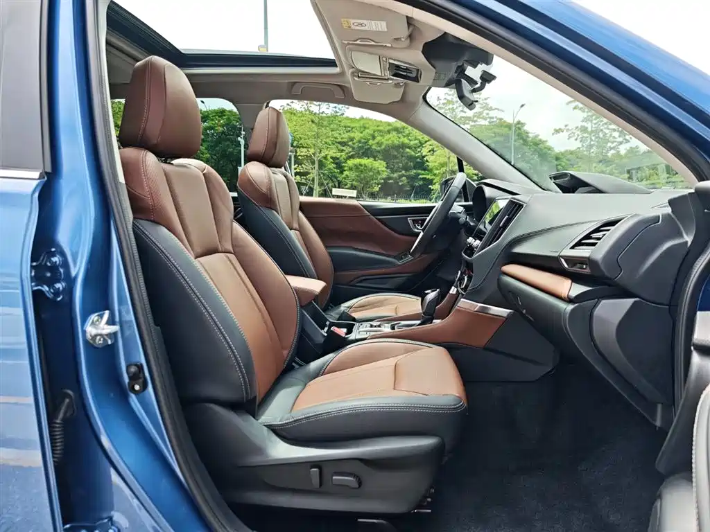 Subaru Forester 2023 — фото 20