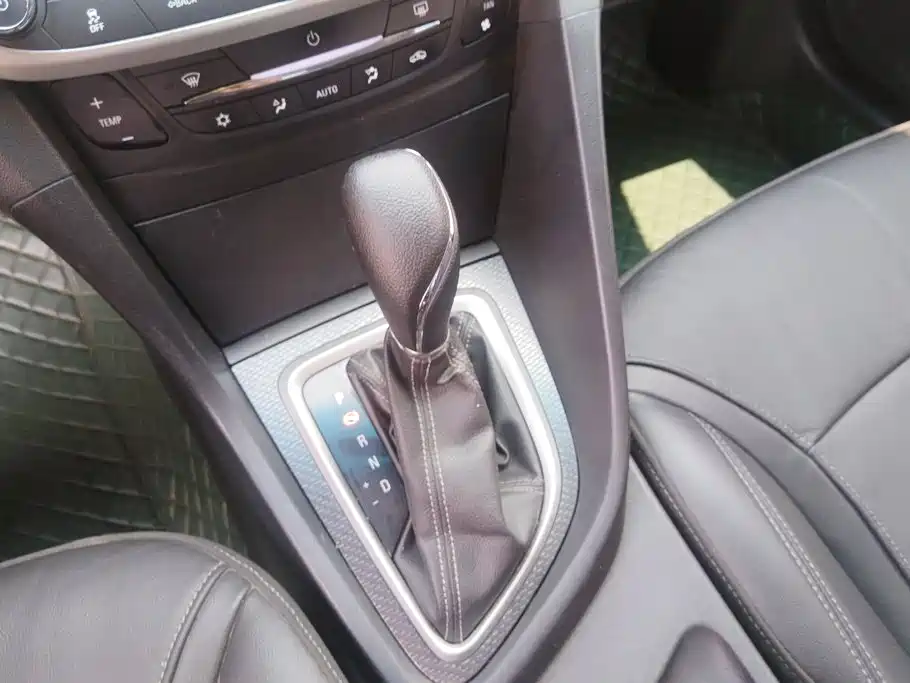 Buick Excelle GT 2019 — фото 16