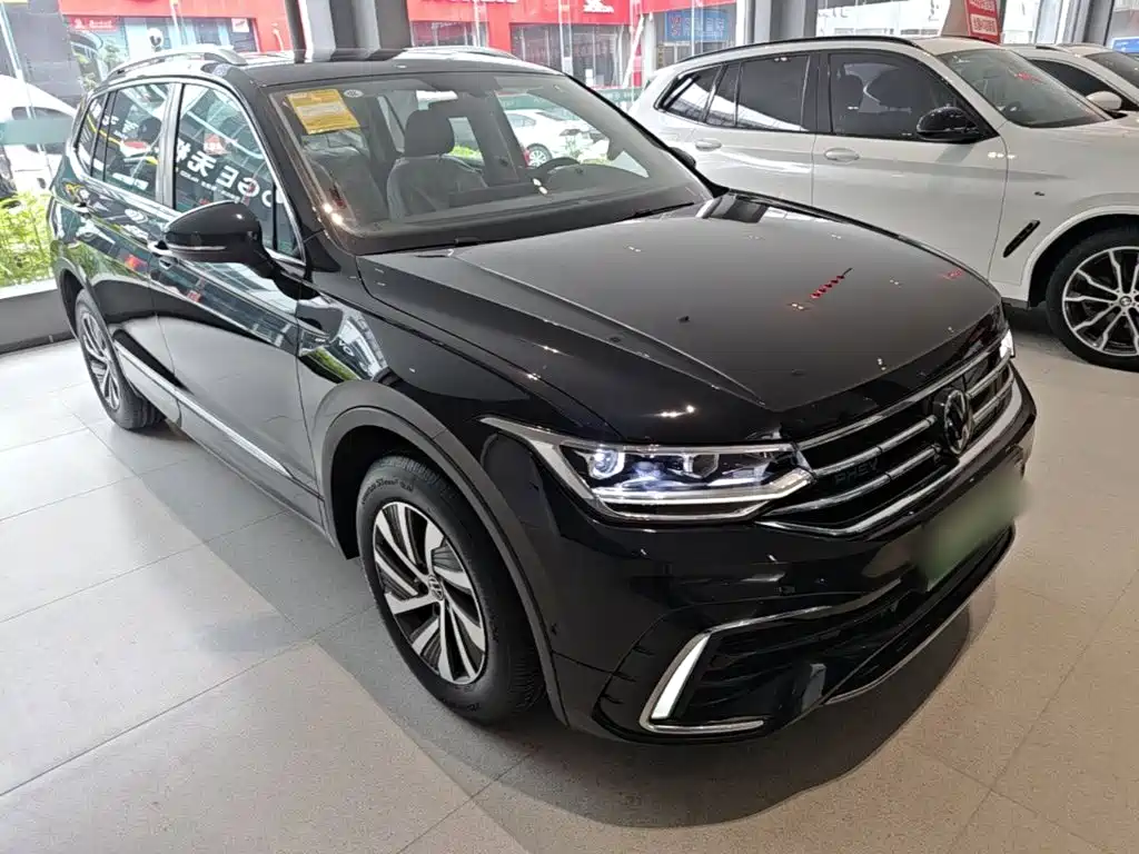 Volkswagen Tiguan L Plug-In Hybrid 2025 — фото 4