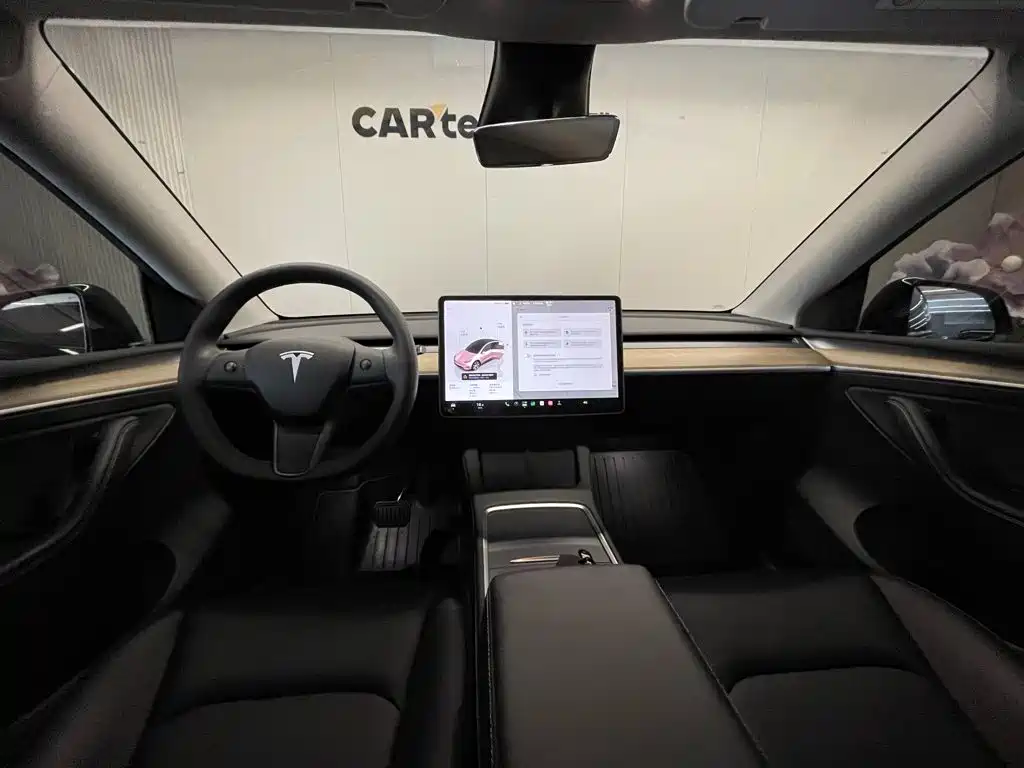 Tesla Model Y 2023 — фото 12