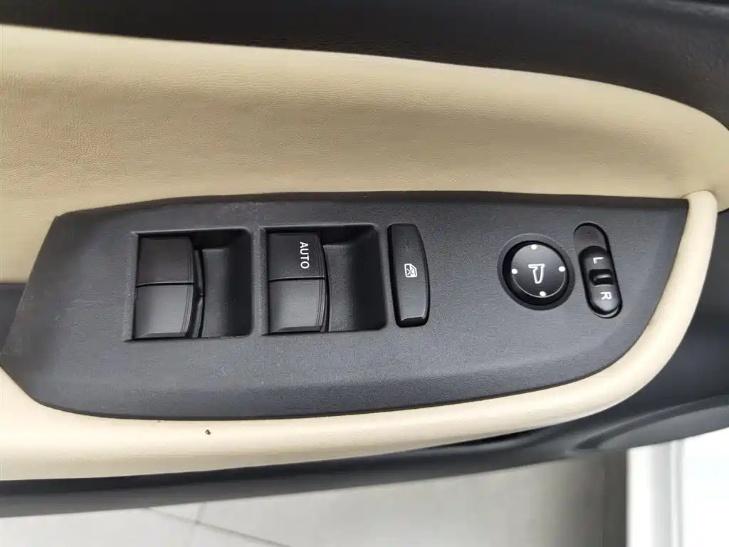 Honda Fit 2023 — фото 9