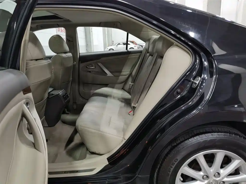 Toyota Camry 2015 — фото 15