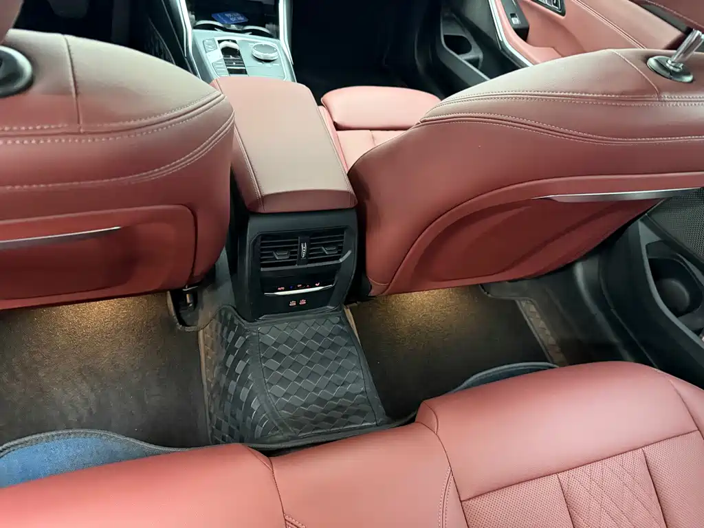 BMW 3 Series 2023 — фото 15