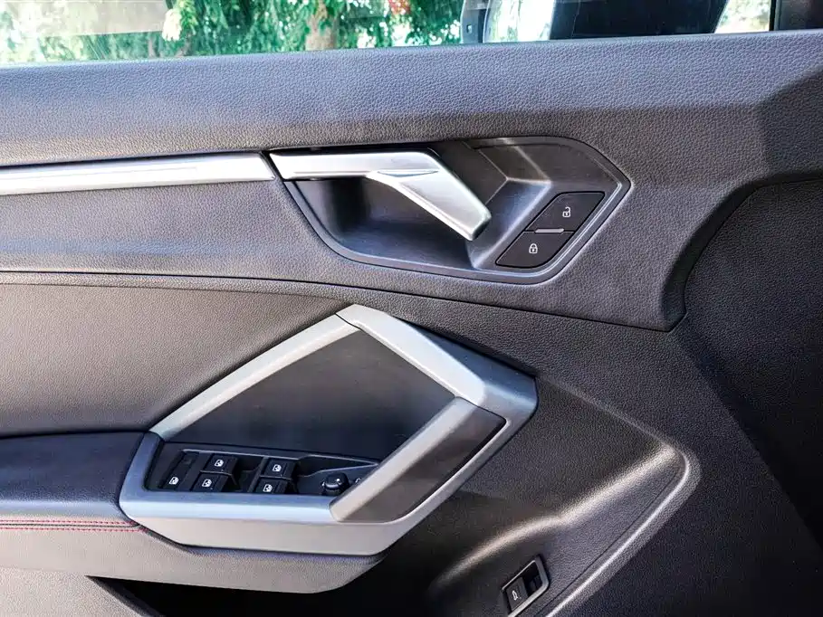 Audi Q3 2021 — фото 14