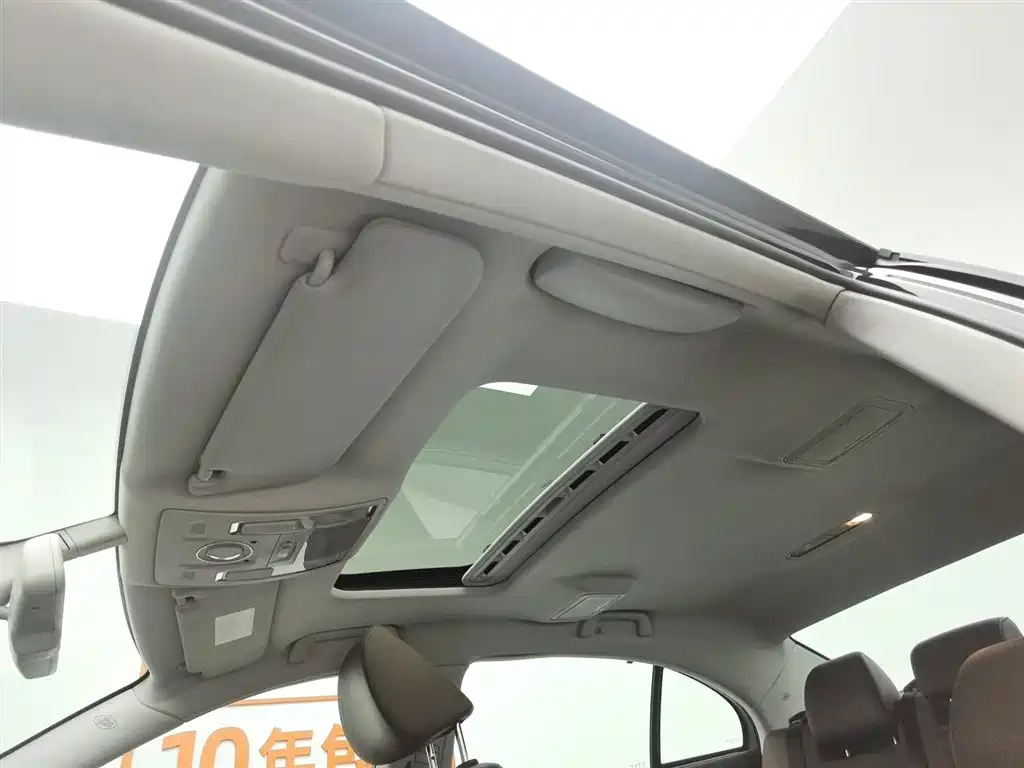 Hongqi H7 2017 — фото 14
