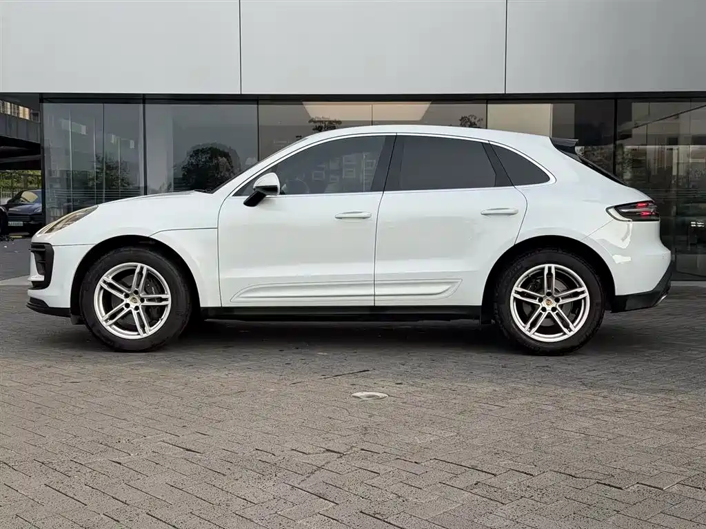 Porsche Macan 2024 — фото 2