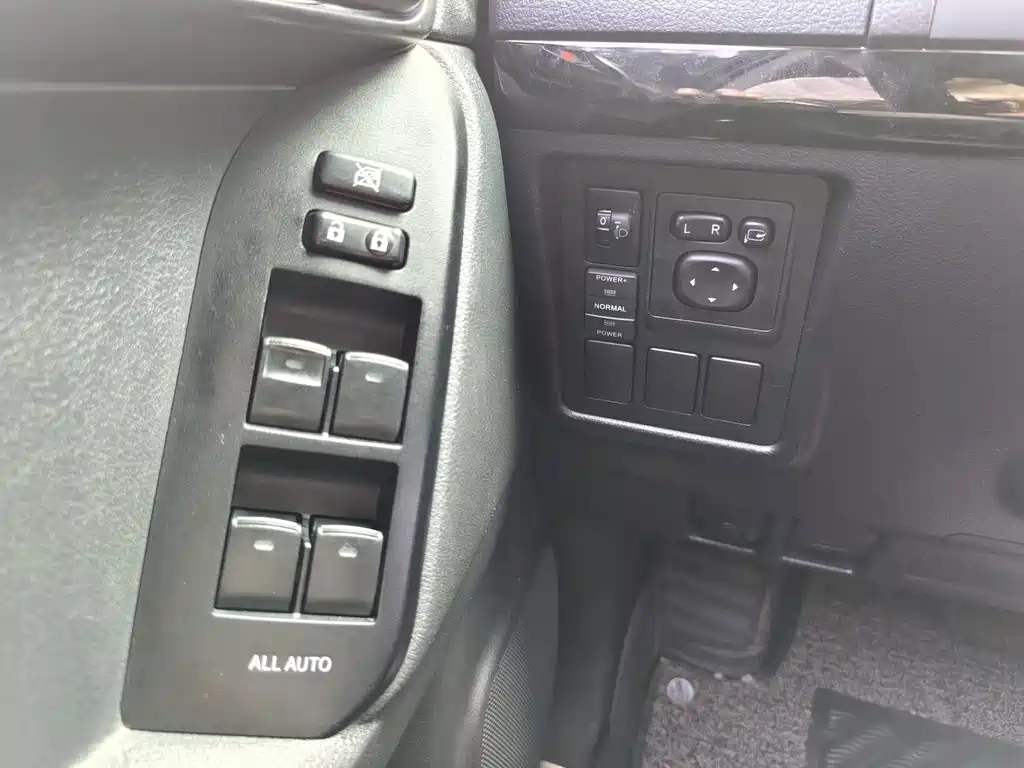 Toyota Prado 2016 — фото 16
