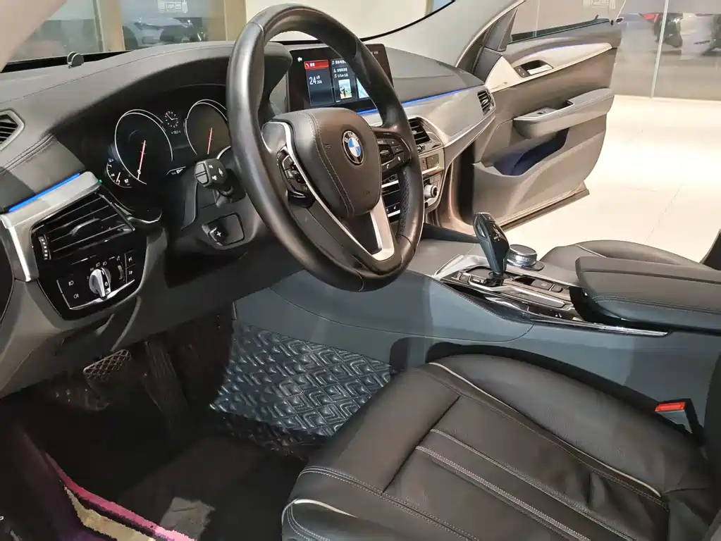 BMW 6 Series GT 2018 — фото 11