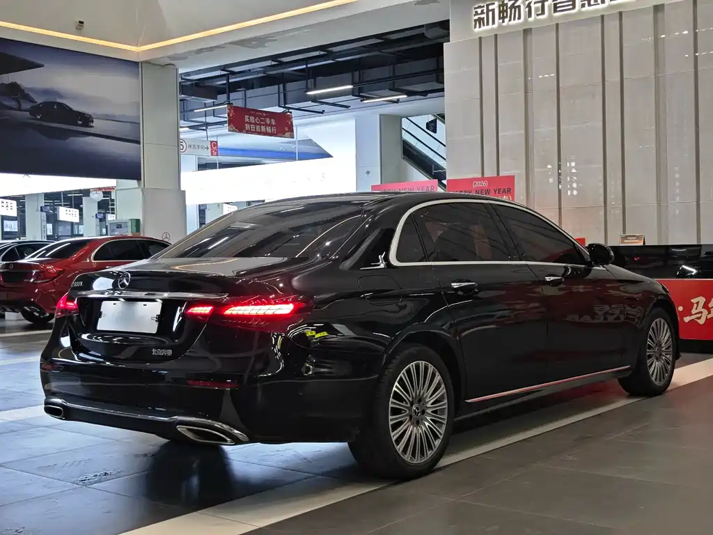 Mercedes-Benz E-Class 2023 — фото 4