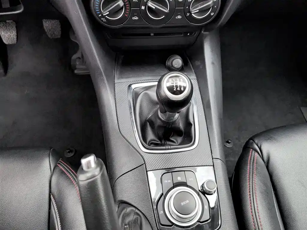 Mazda 3 Axela 2015 — фото 13