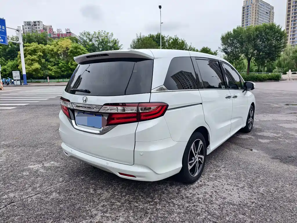 Honda Odyssey 2015 — фото 4