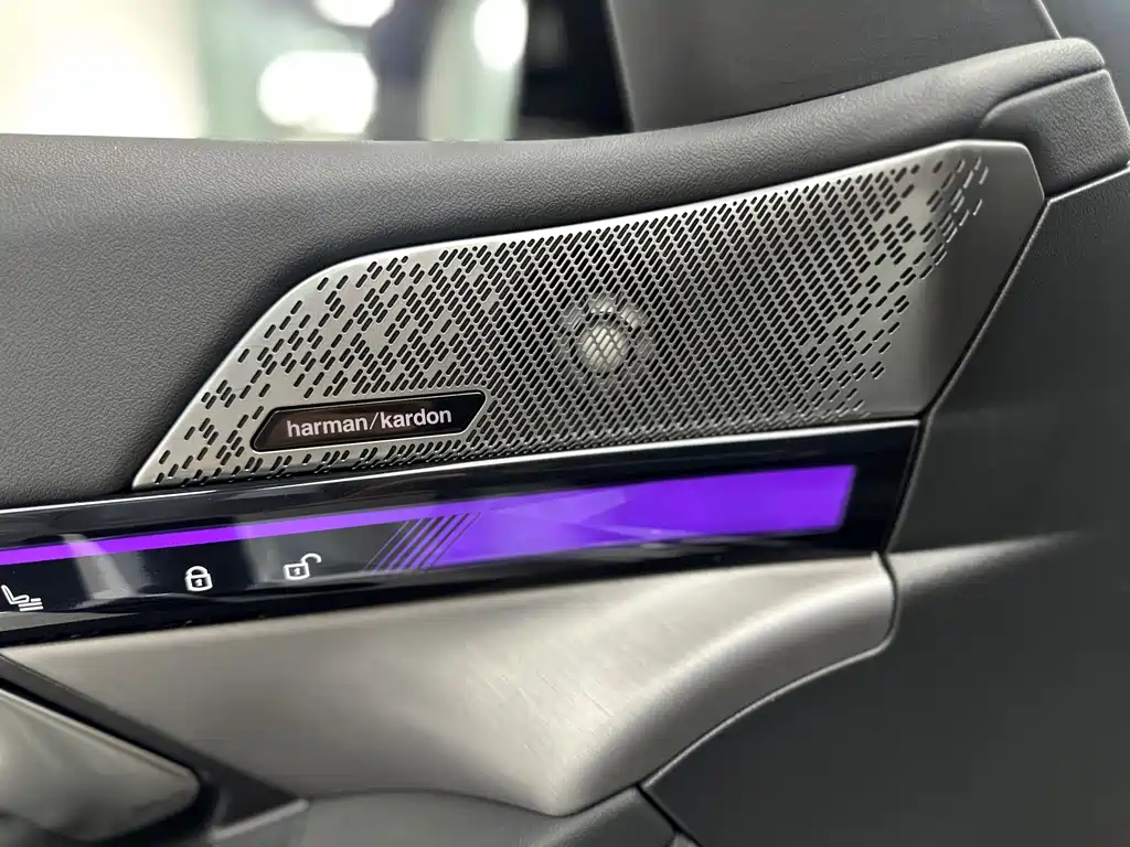 BMW 5 Series 2024 — фото 15