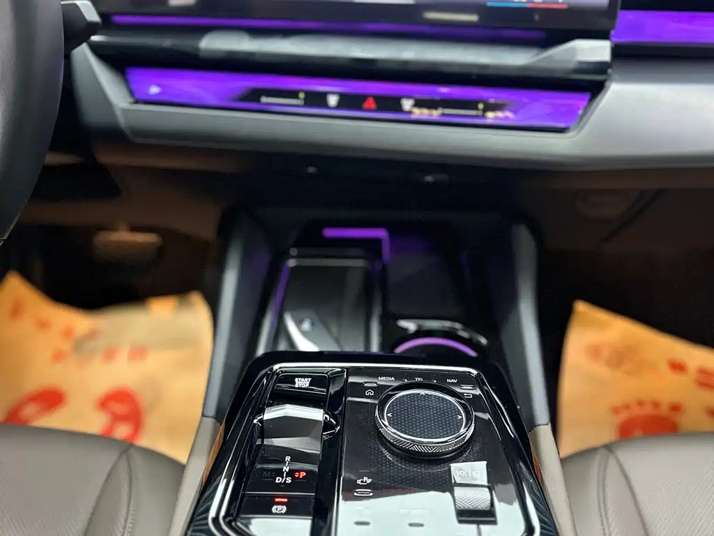 BMW 5 Series 2024 — фото 12