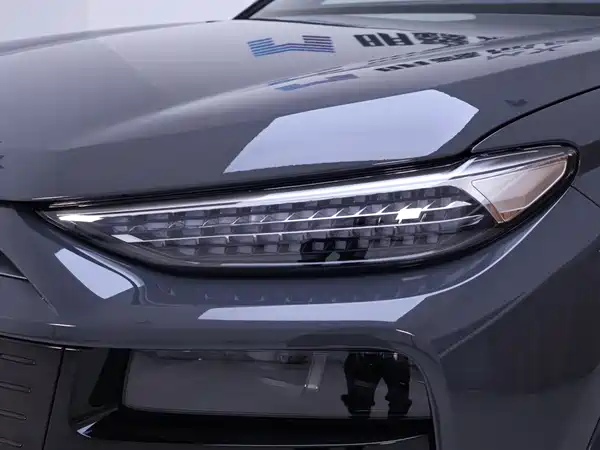 Audi Q6L E-Tron 2025
