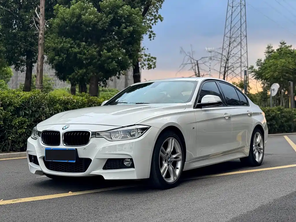 BMW 3 Series 2018 — фото 1