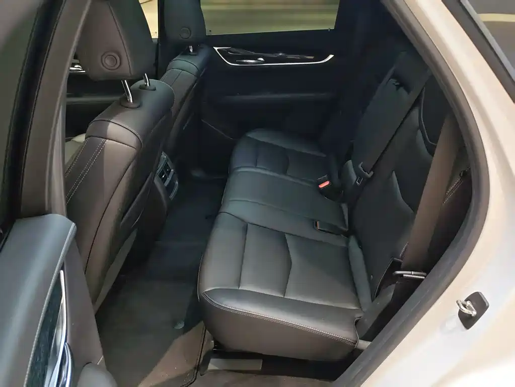 Cadillac XT5 2023 — фото 10