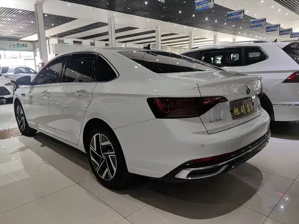 Volkswagen Sagitar 2024