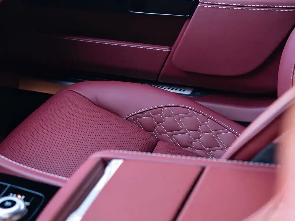 Aston Martin Rapide 2018 — фото 10